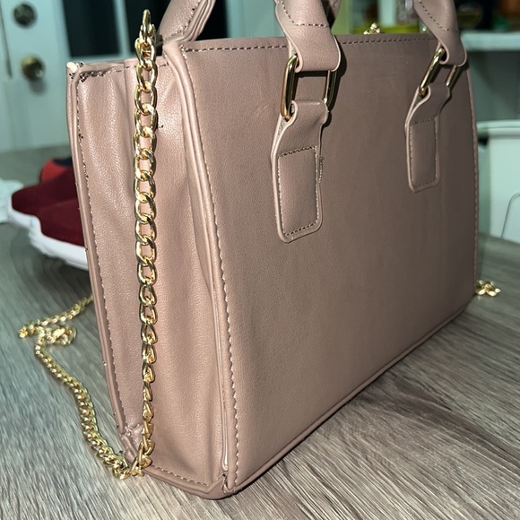 NWT Bebe Handbag Crossbody Bag with Rhinestones and Gold Chain Strap MSRP $109 - Picture 5 of 10